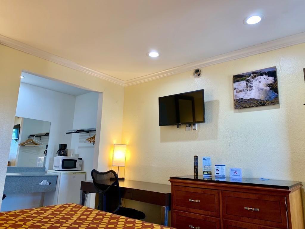 ทราเวลลอดจ์ ฟูลเลอร์ตัน เนียร์ แอนาไฮม์ Hotel ฟุลเลอร์ตัน ภายนอก รูปภาพ