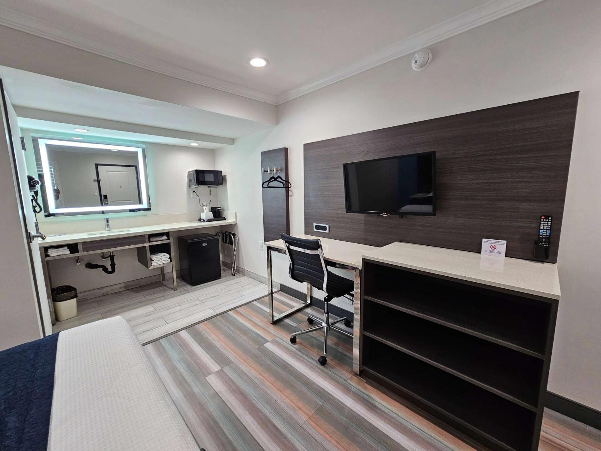 ทราเวลลอดจ์ ฟูลเลอร์ตัน เนียร์ แอนาไฮม์ Hotel ฟุลเลอร์ตัน ภายนอก รูปภาพ